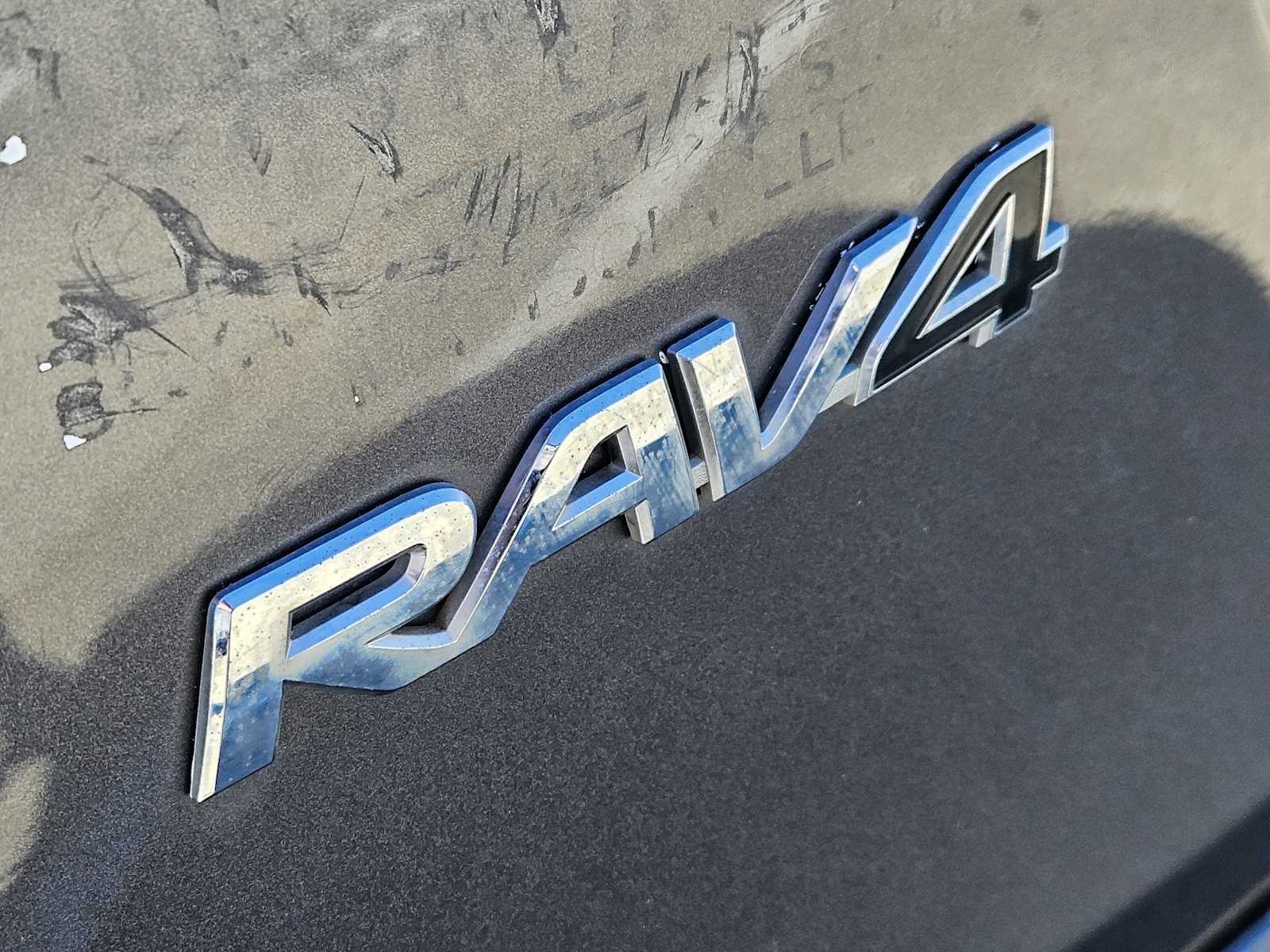 Thumbnail: 2018 Toyota RAV4 - 11