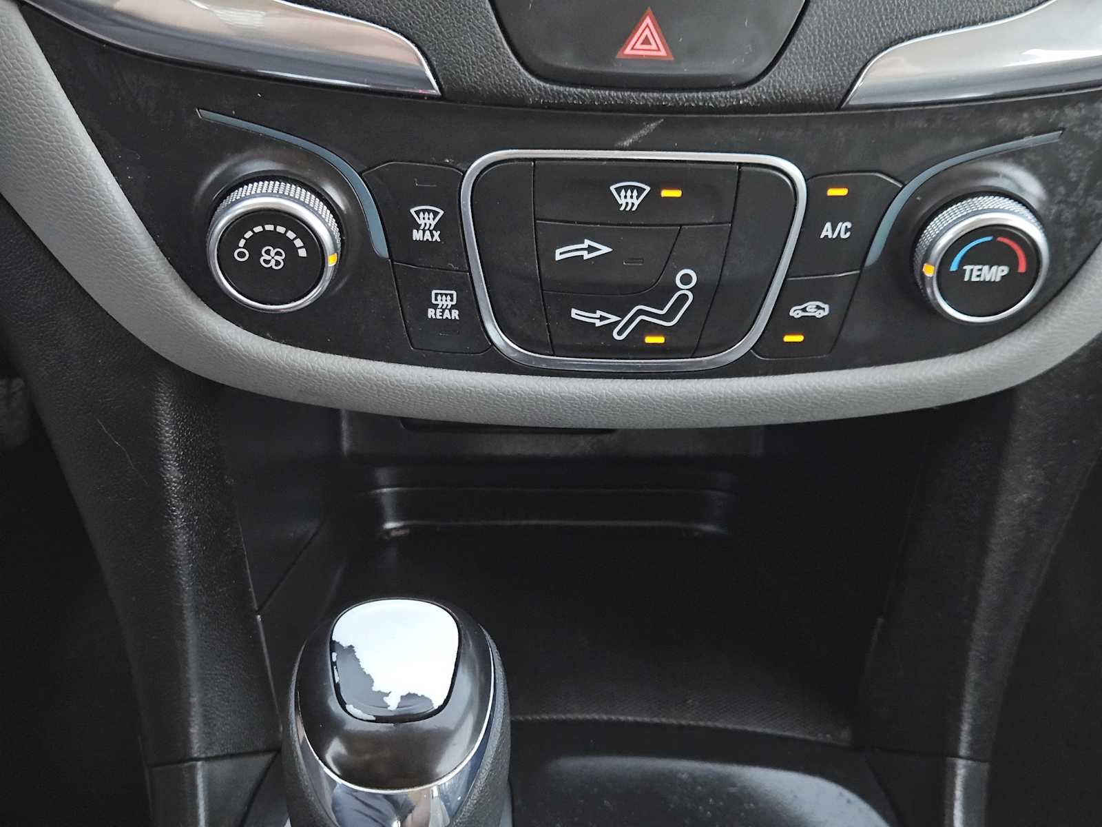 Thumbnail: 2020 Chevrolet Equinox - 17