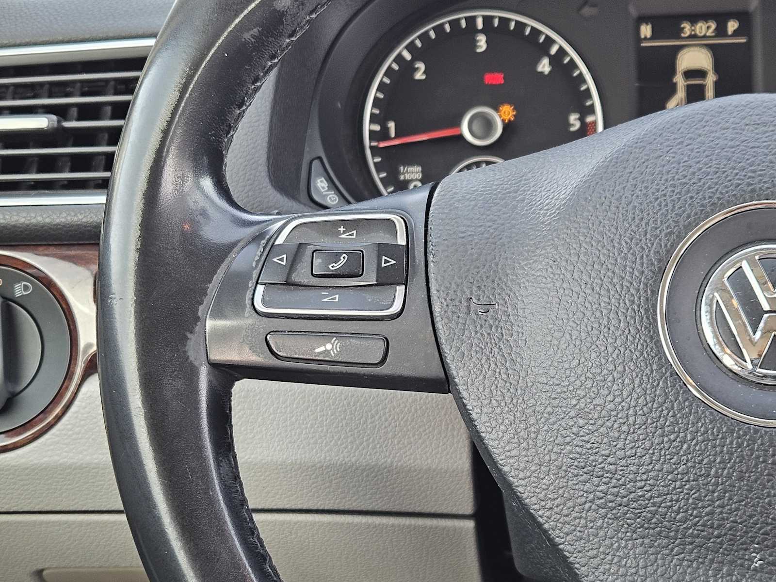 Thumbnail: 2013 Volkswagen Passat - 27