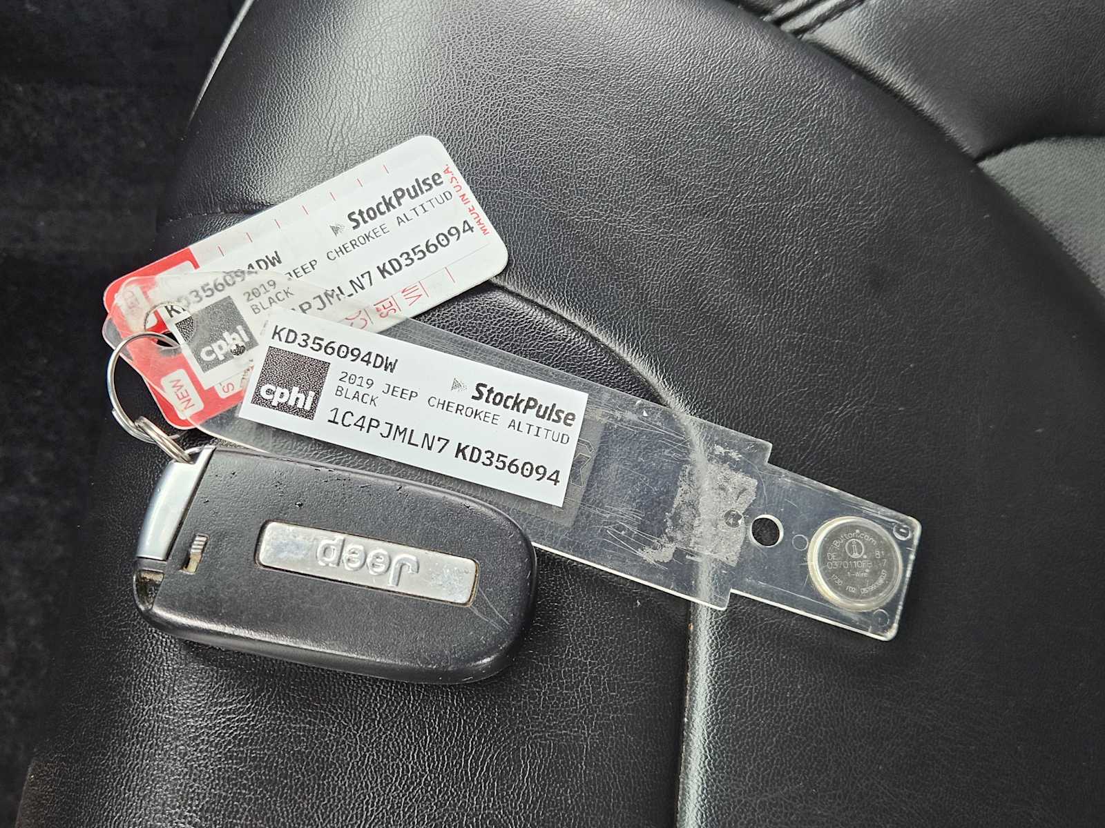 Thumbnail: 2019 Jeep Cherokee - 33