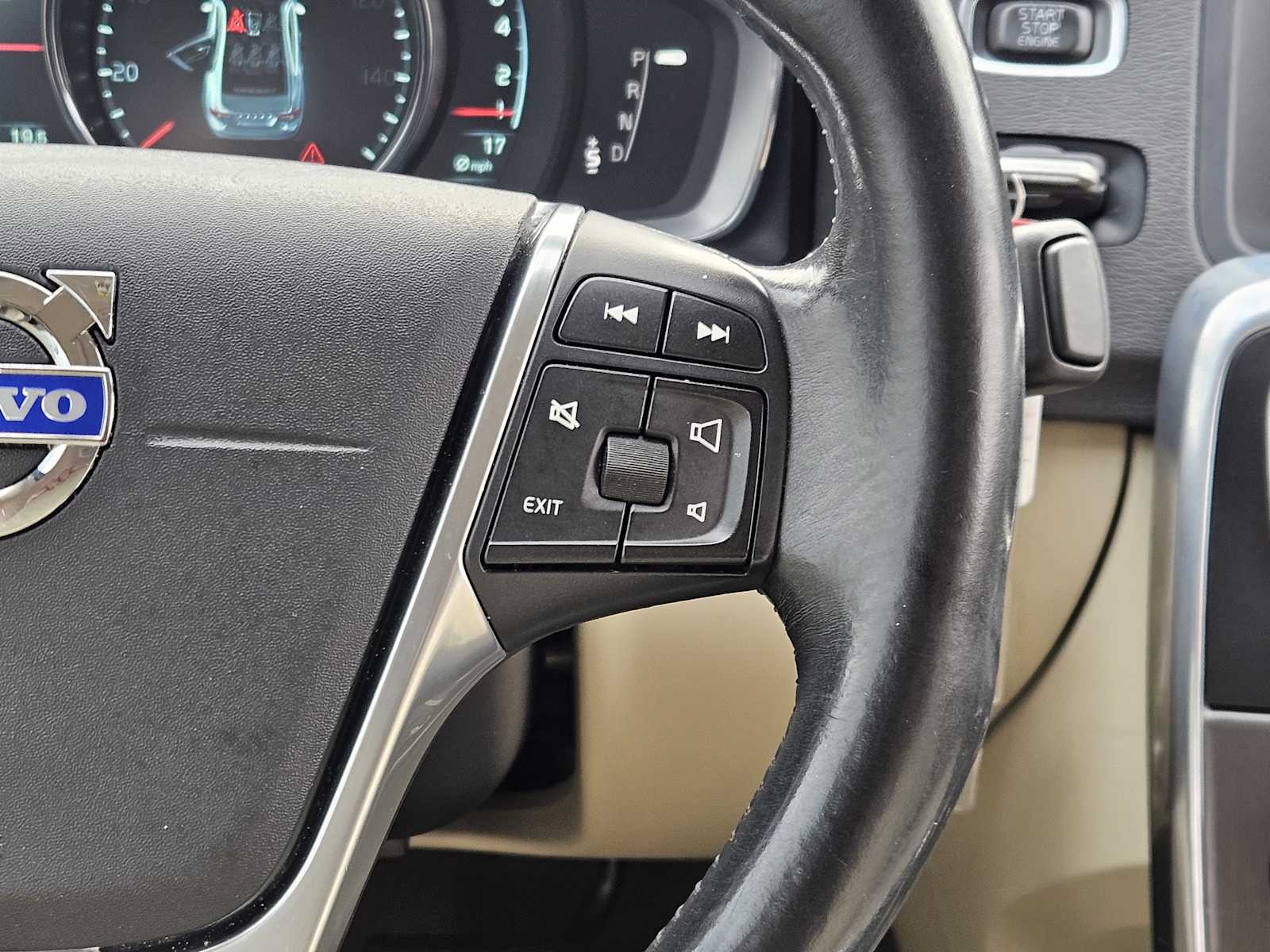 Thumbnail: 2015 Volvo S60 - 27