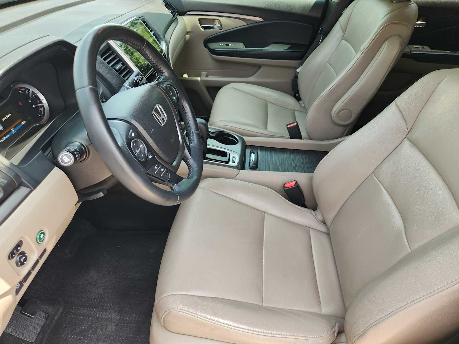 Thumbnail: 2017 Honda Pilot - 12
