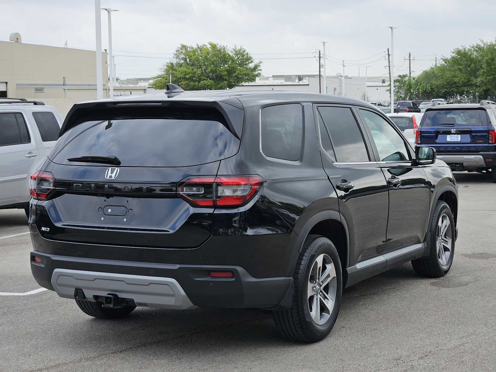 Thumbnail: 2023 Honda Pilot - 6