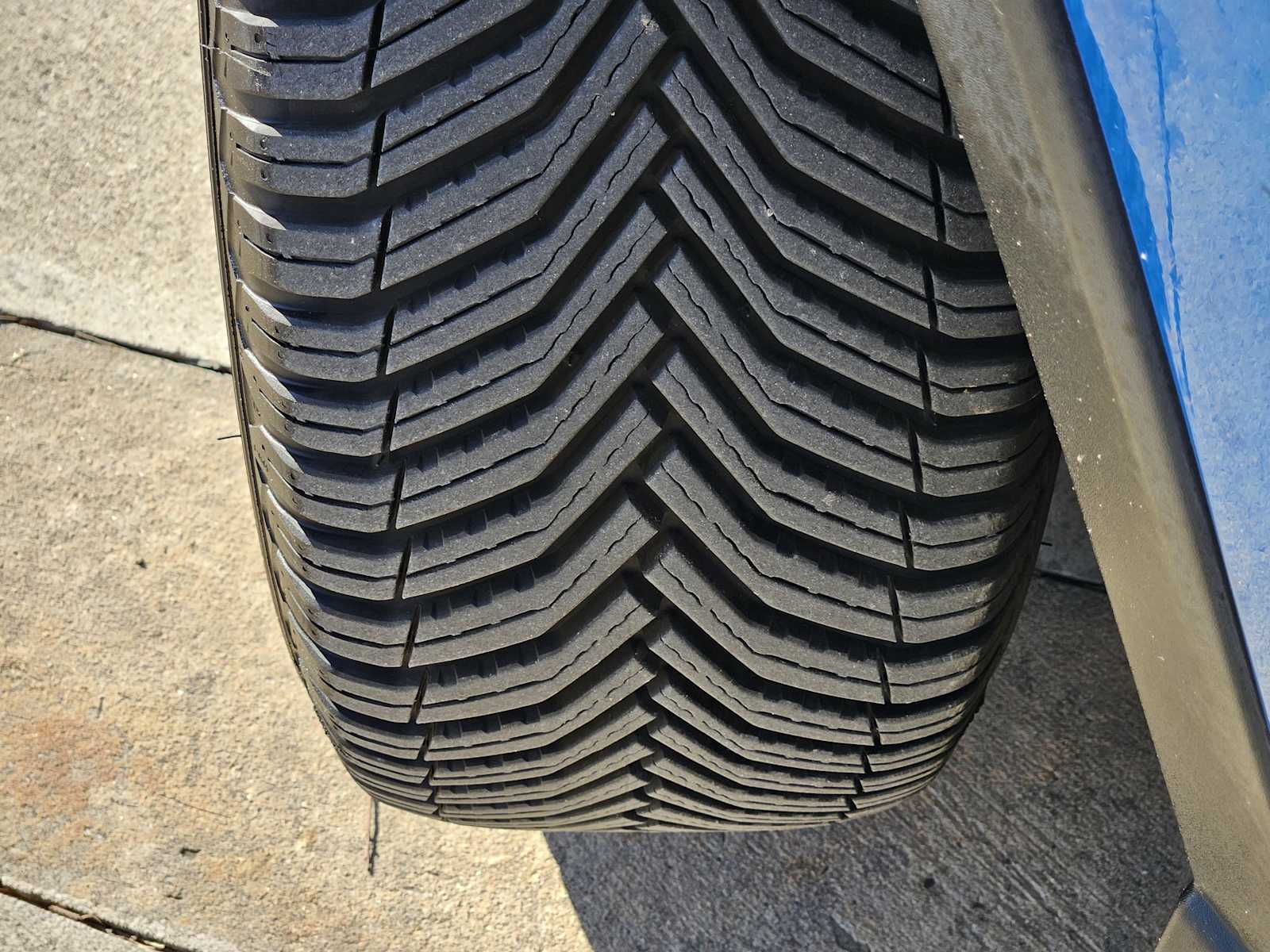 Thumbnail: 2017 Toyota RAV4 - 10