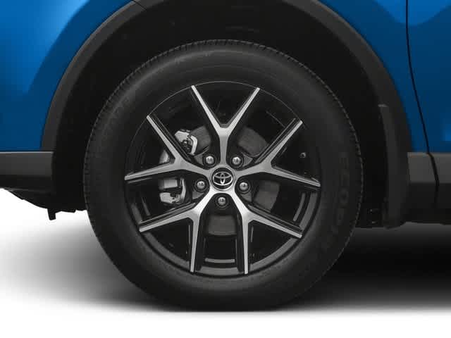 Thumbnail: 2017 Toyota RAV4 - 14