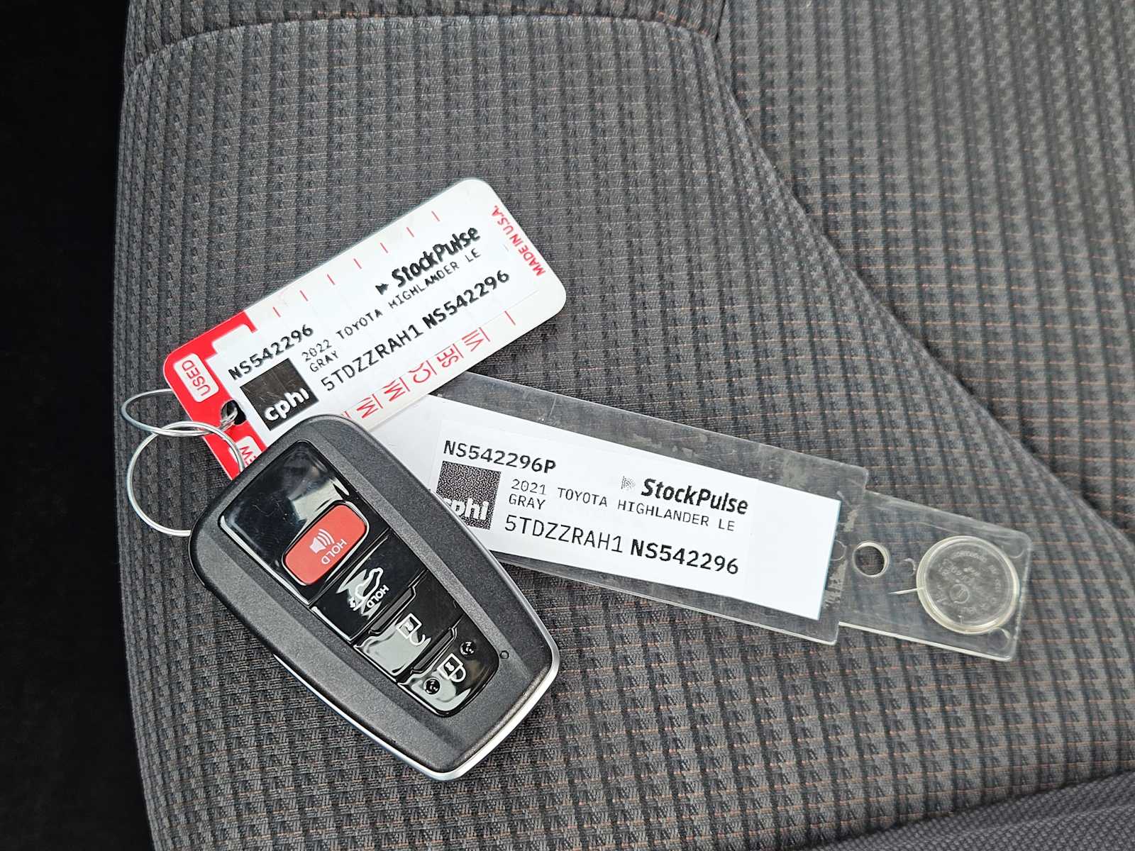 Thumbnail: 2022 Toyota Highlander - 32