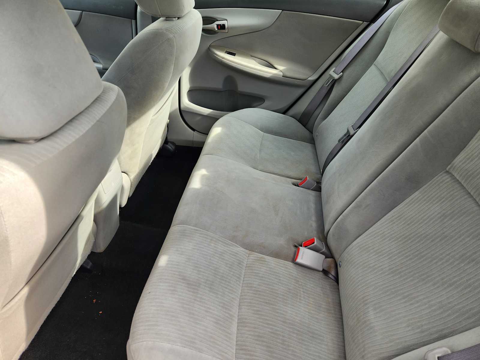 Thumbnail: 2010 Toyota Corolla - 30