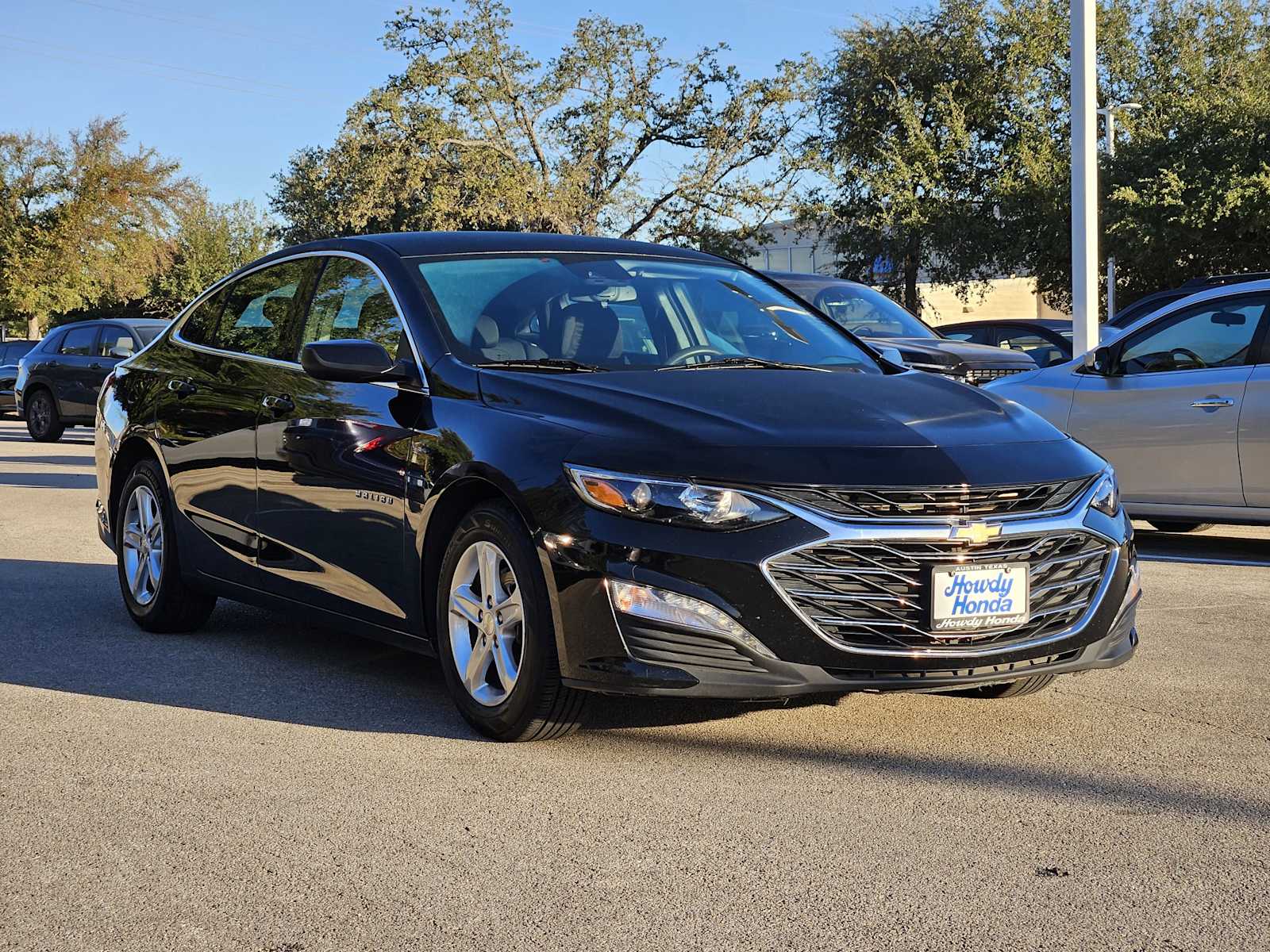 Thumbnail: 2023 Chevrolet Malibu - 3