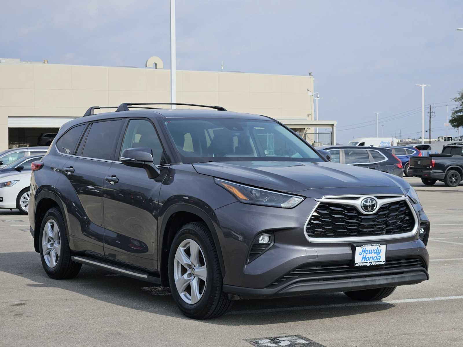 Thumbnail: 2022 Toyota Highlander - 3