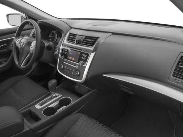 Thumbnail: 2016 Nissan Altima - 15