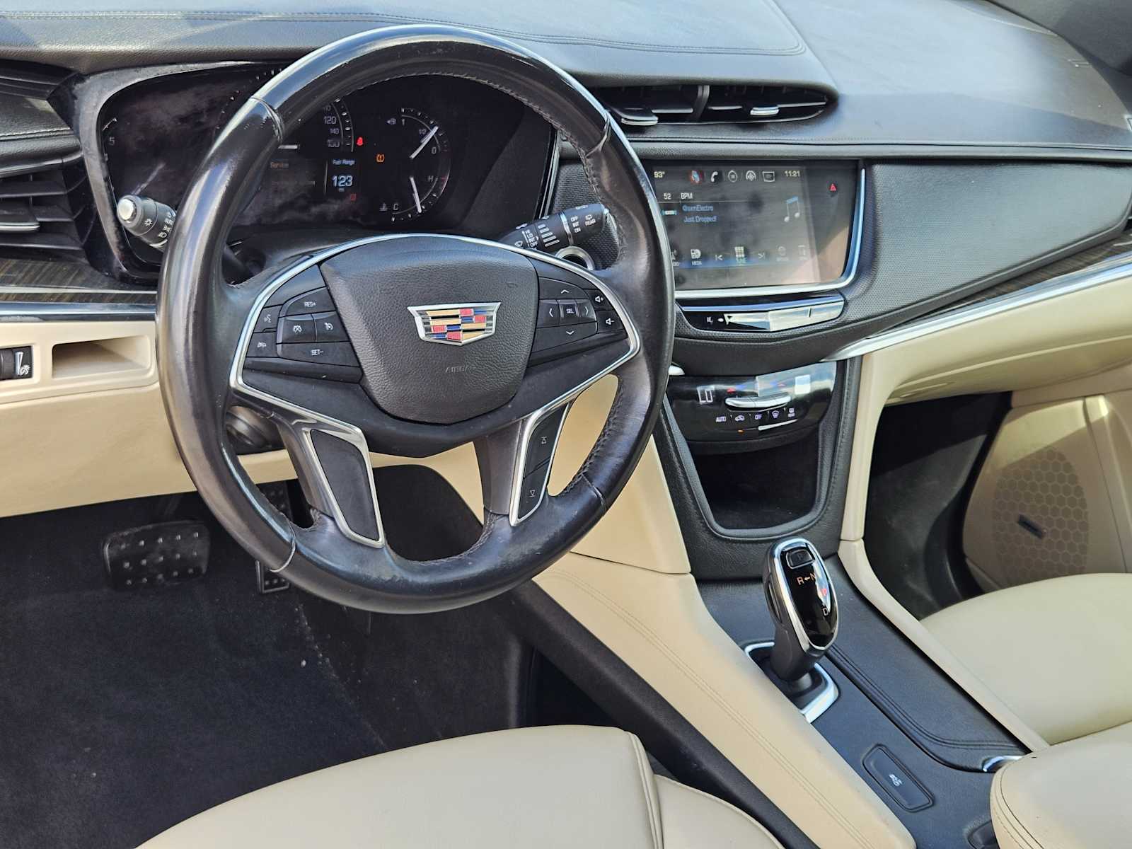Thumbnail: 2017 Cadillac XT5 - 2