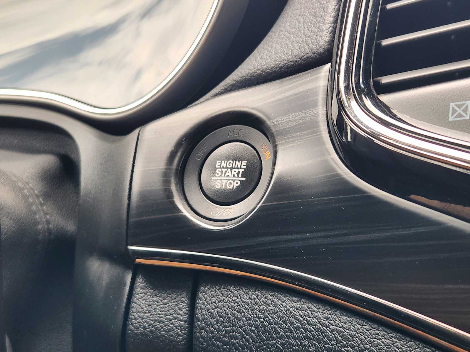 Thumbnail: 2020 Jeep Grand Cherokee - 21