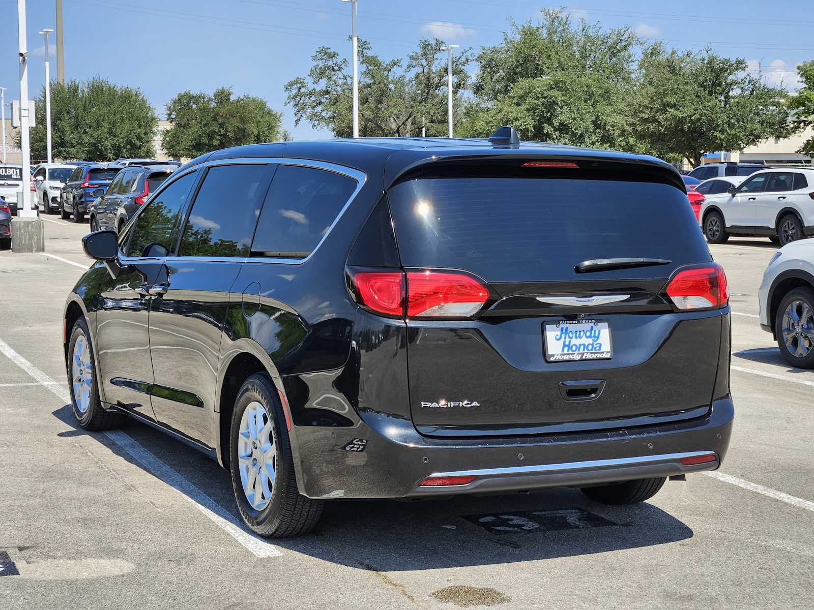 Thumbnail: 2020 Chrysler Pacifica - 6