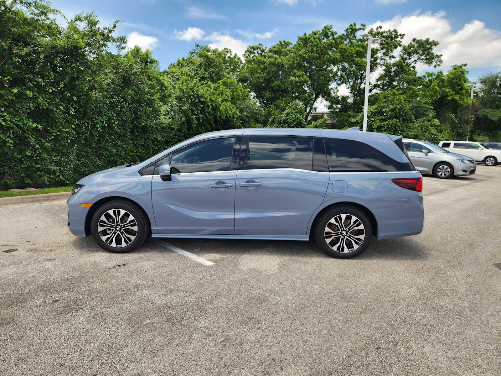 Thumbnail: 2026 Honda Odyssey - 4