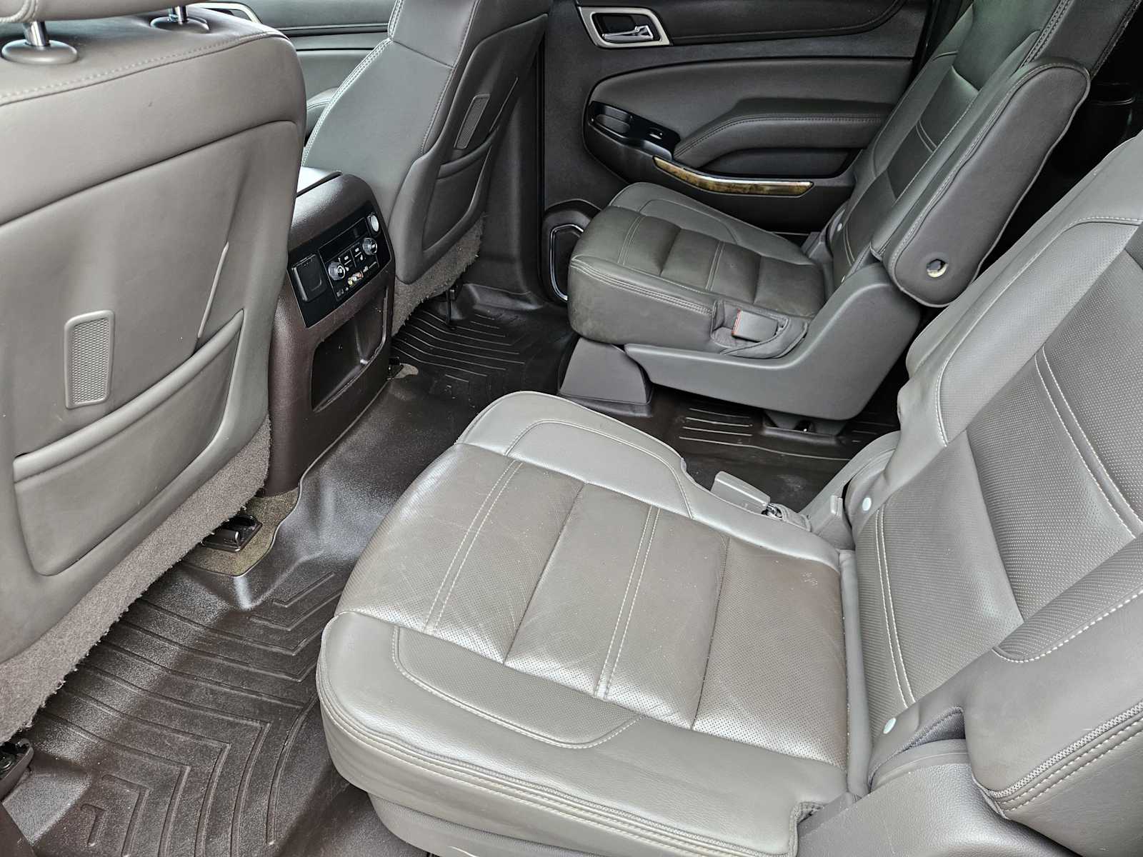 Thumbnail: 2016 GMC Yukon XL - 30