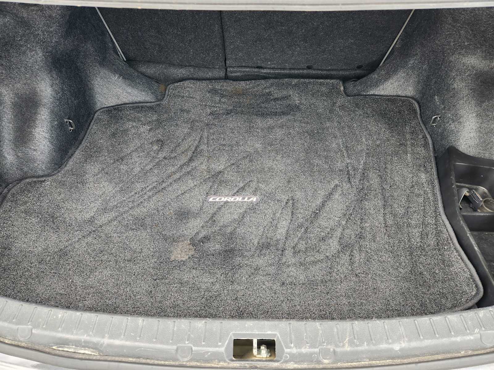 Thumbnail: 2010 Toyota Corolla - 32