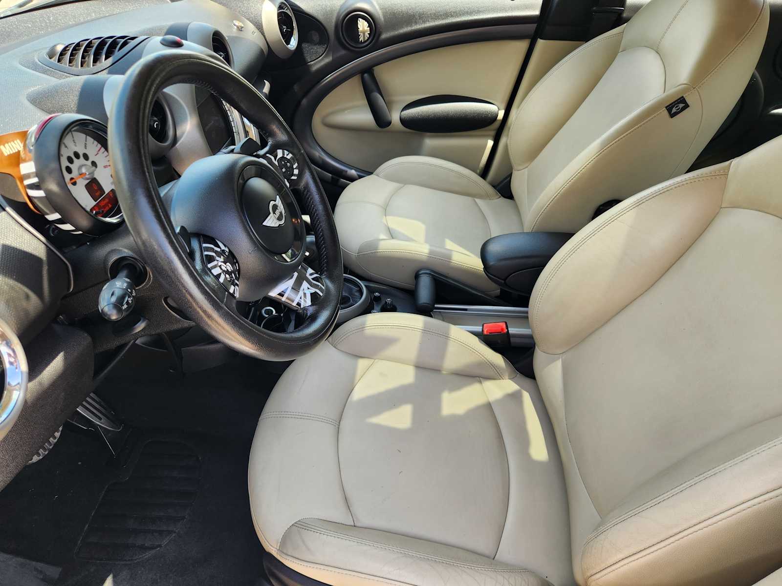 Thumbnail: 2012 MINI Cooper Countryman - 12