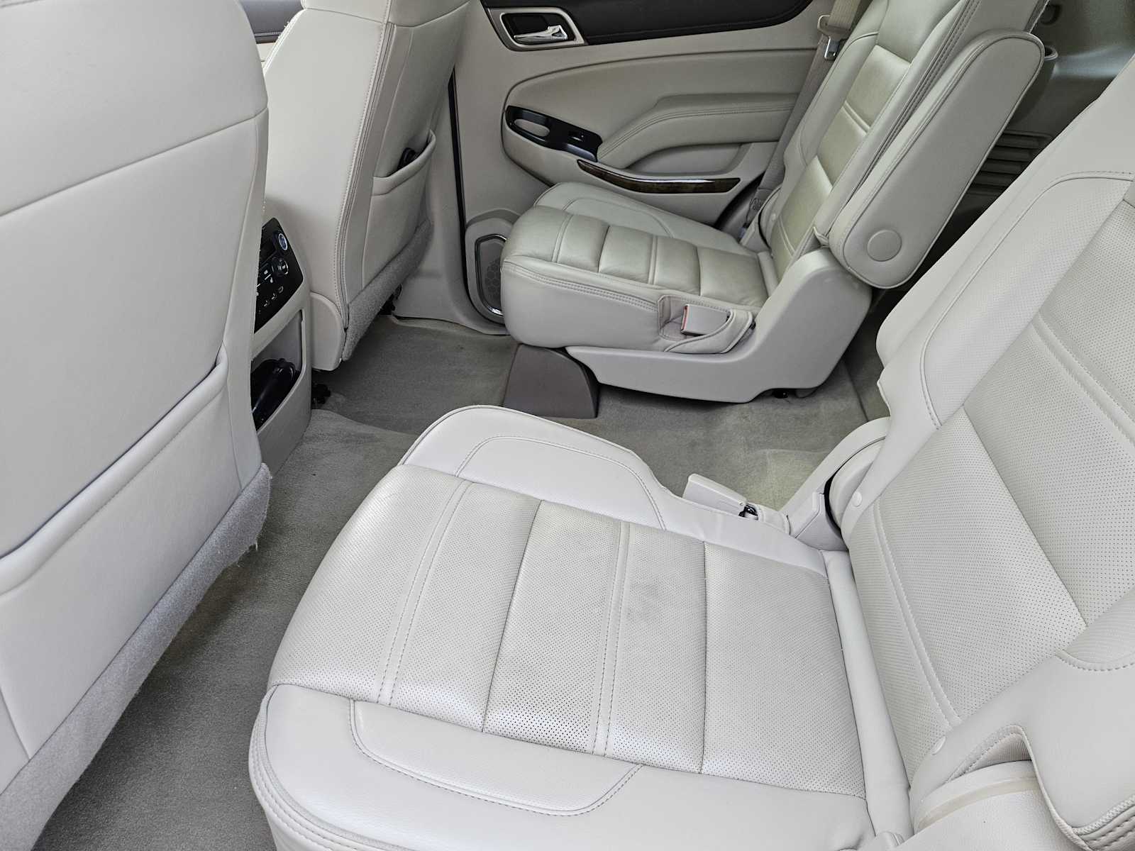 Thumbnail: 2017 GMC Yukon - 29