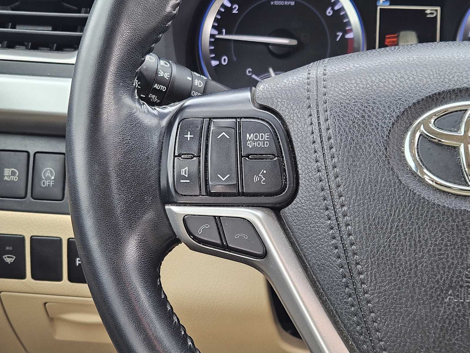 Thumbnail: 2017 Toyota Highlander - 27