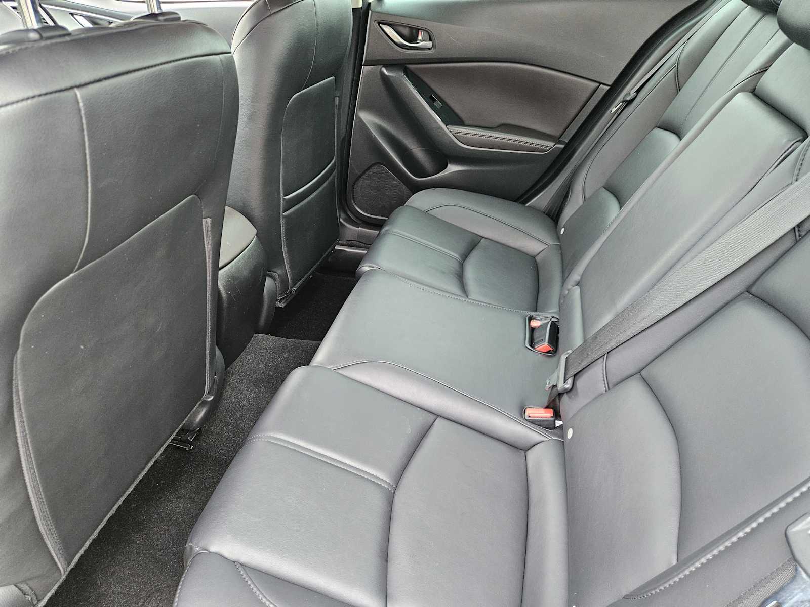 Thumbnail: 2018 Mazda Mazda3 - 29