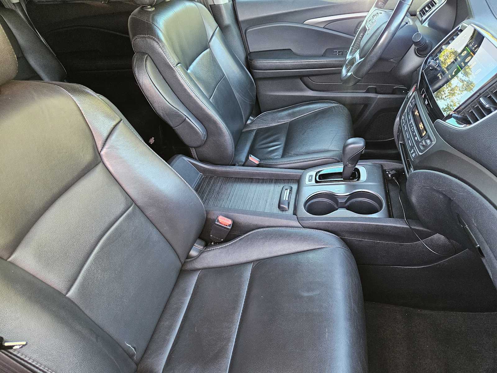 Thumbnail: 2019 Honda Pilot - 13