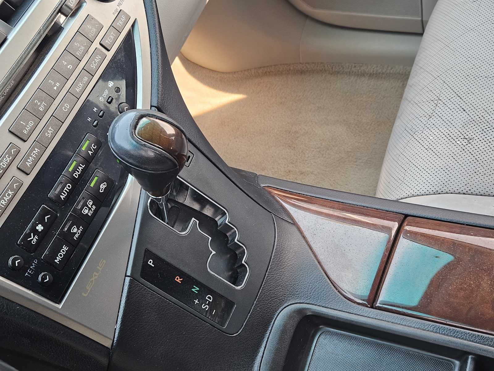 Thumbnail: 2010 Lexus RX - 19