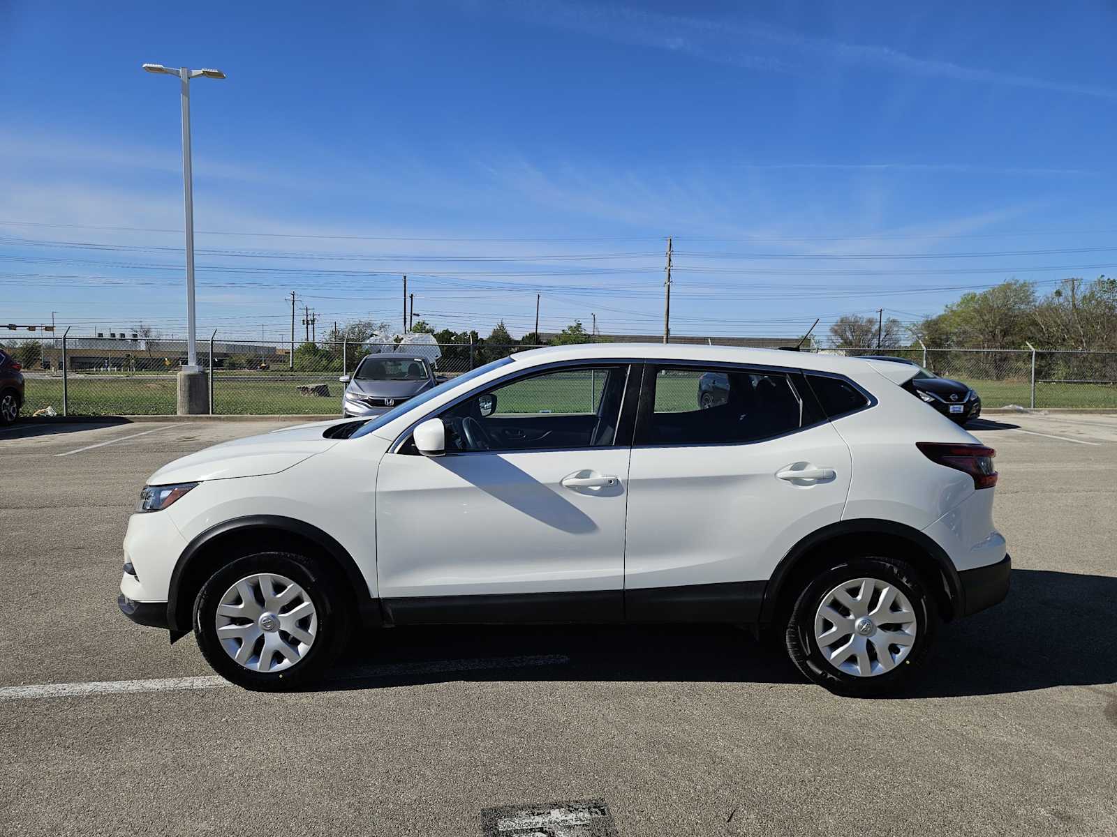 Thumbnail: 2020 Nissan Rogue Sport - 4