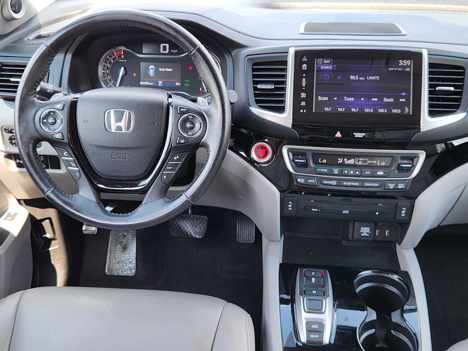 Thumbnail: 2017 Honda Pilot - 27
