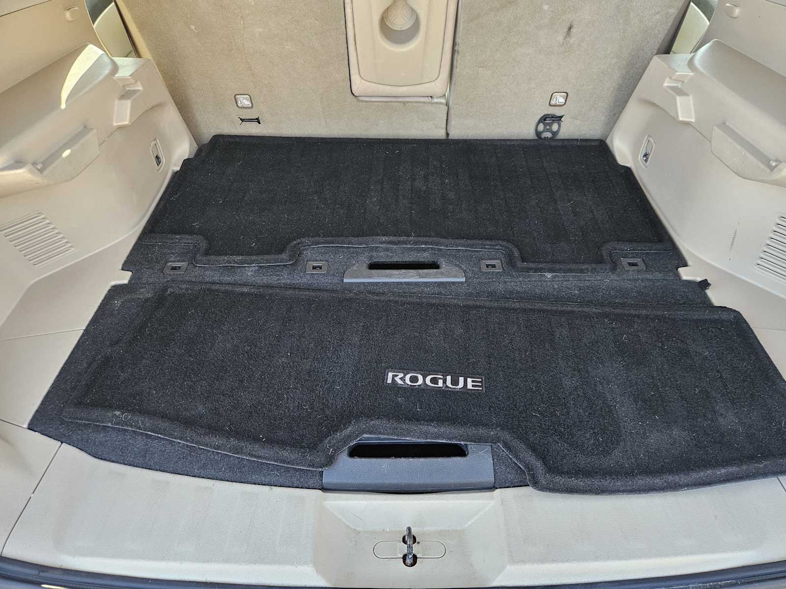 Thumbnail: 2016 Nissan Rogue - 31