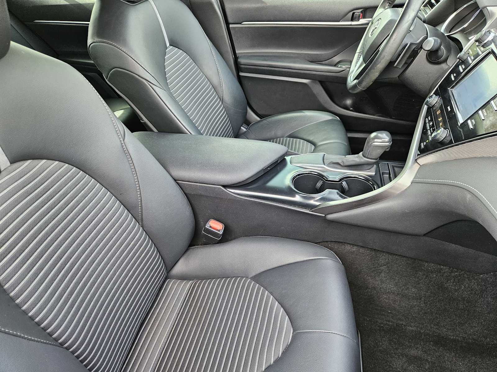 Thumbnail: 2020 Toyota Camry - 14