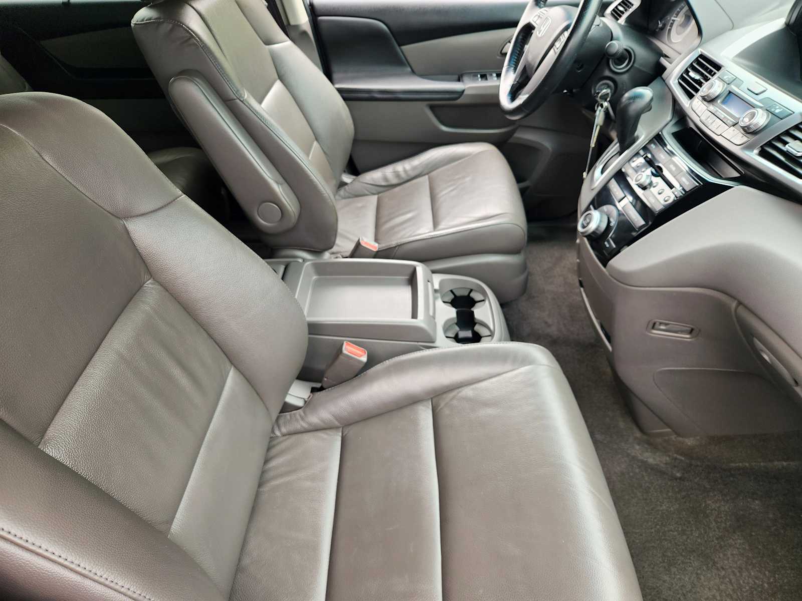 Thumbnail: 2011 Honda Odyssey - 14