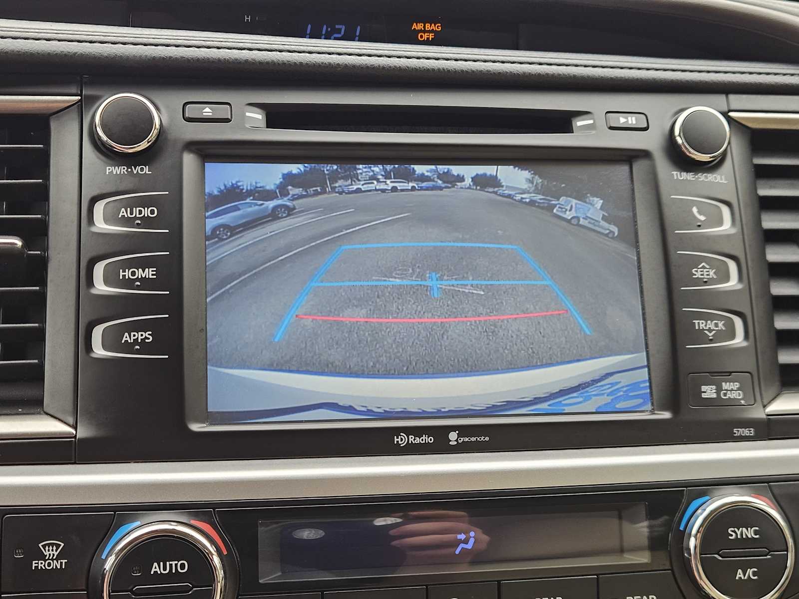 Thumbnail: 2015 Toyota Highlander - 18