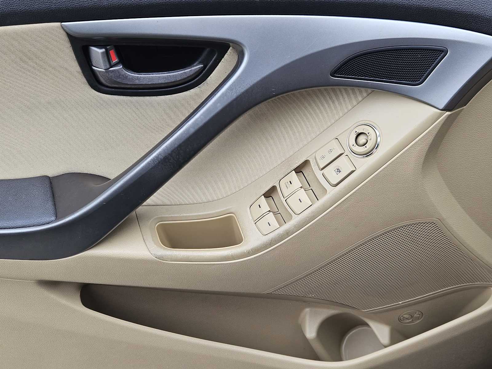 Thumbnail: 2012 Hyundai Elantra - 20