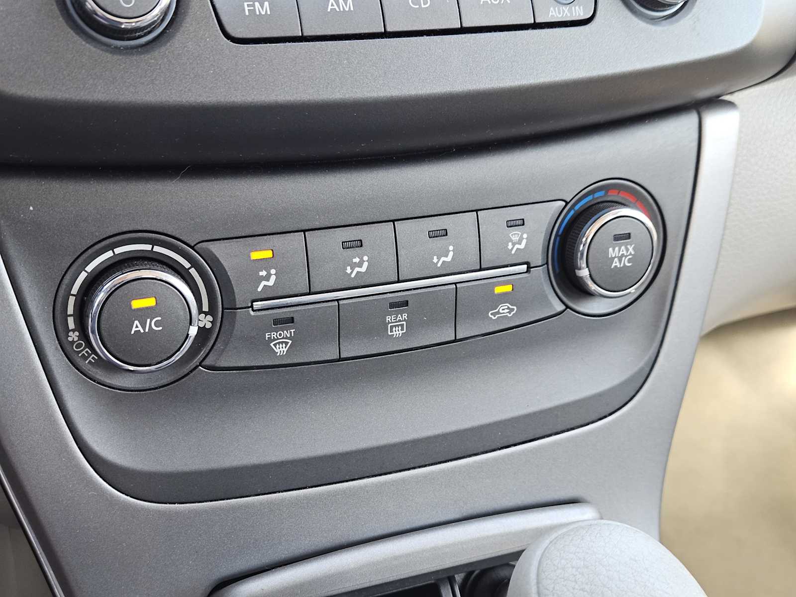 Thumbnail: 2013 Nissan Sentra - 17