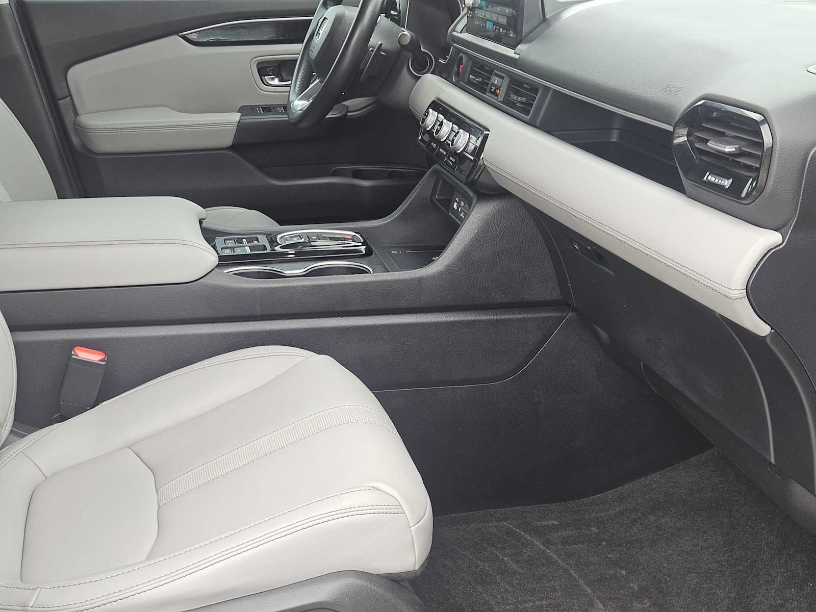 2023 Honda Pilot Touring 13
