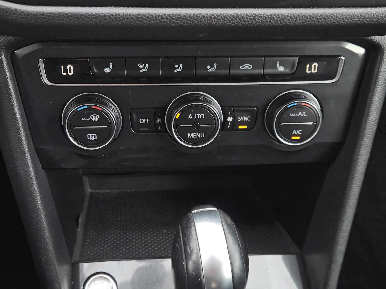 Thumbnail: 2018 Volkswagen Tiguan - 19