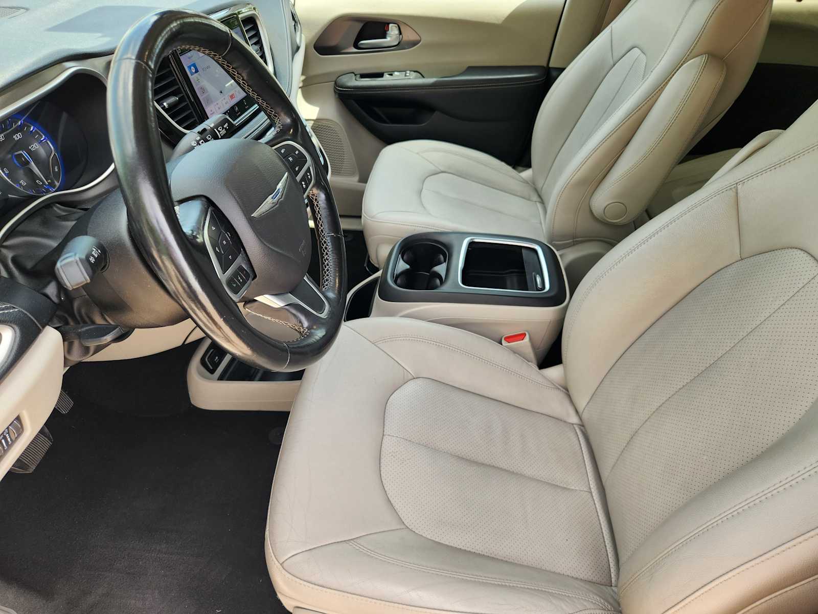 Thumbnail: 2021 Chrysler Pacifica - 11