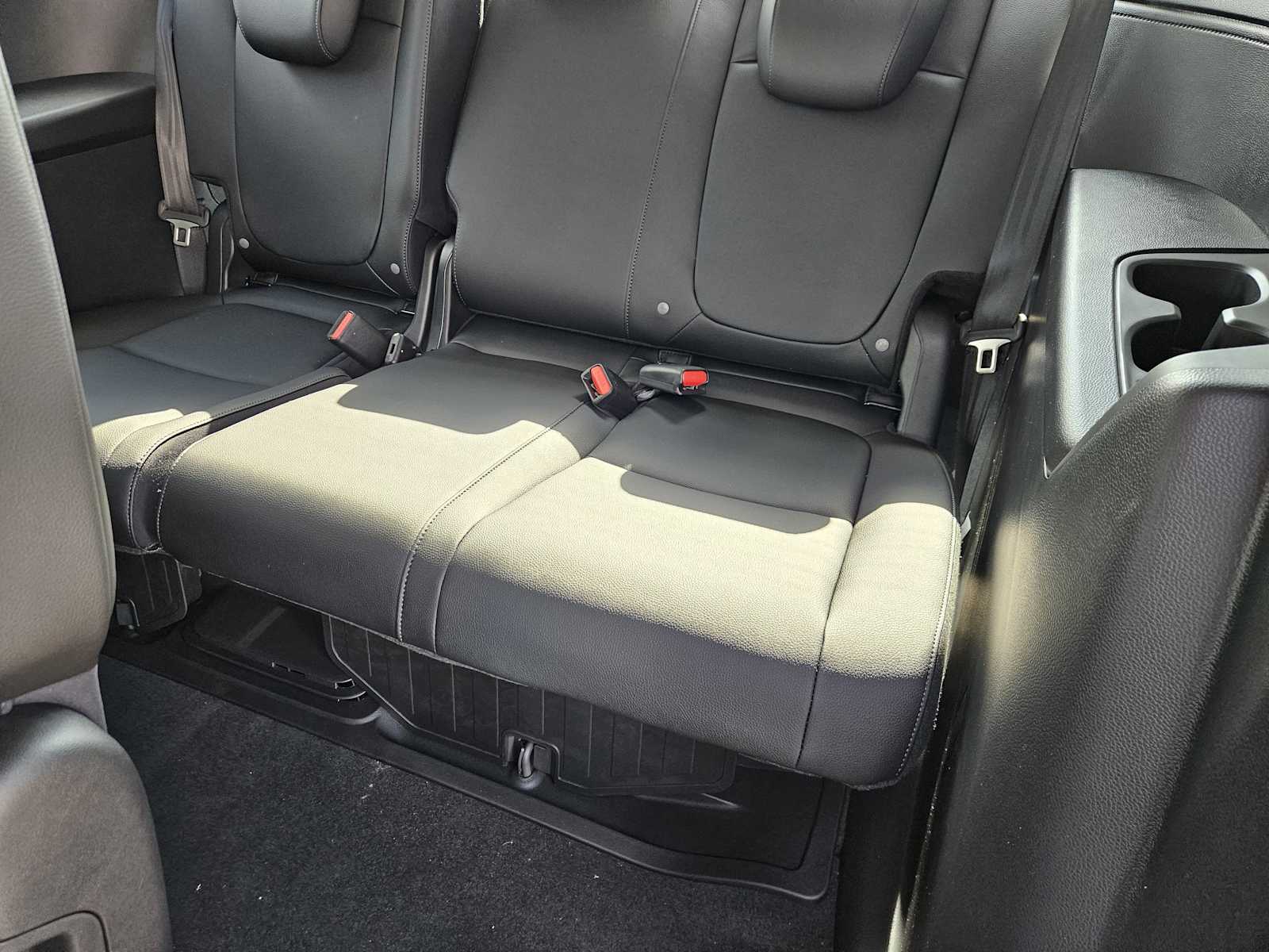 Thumbnail: 2026 Honda Odyssey - 24