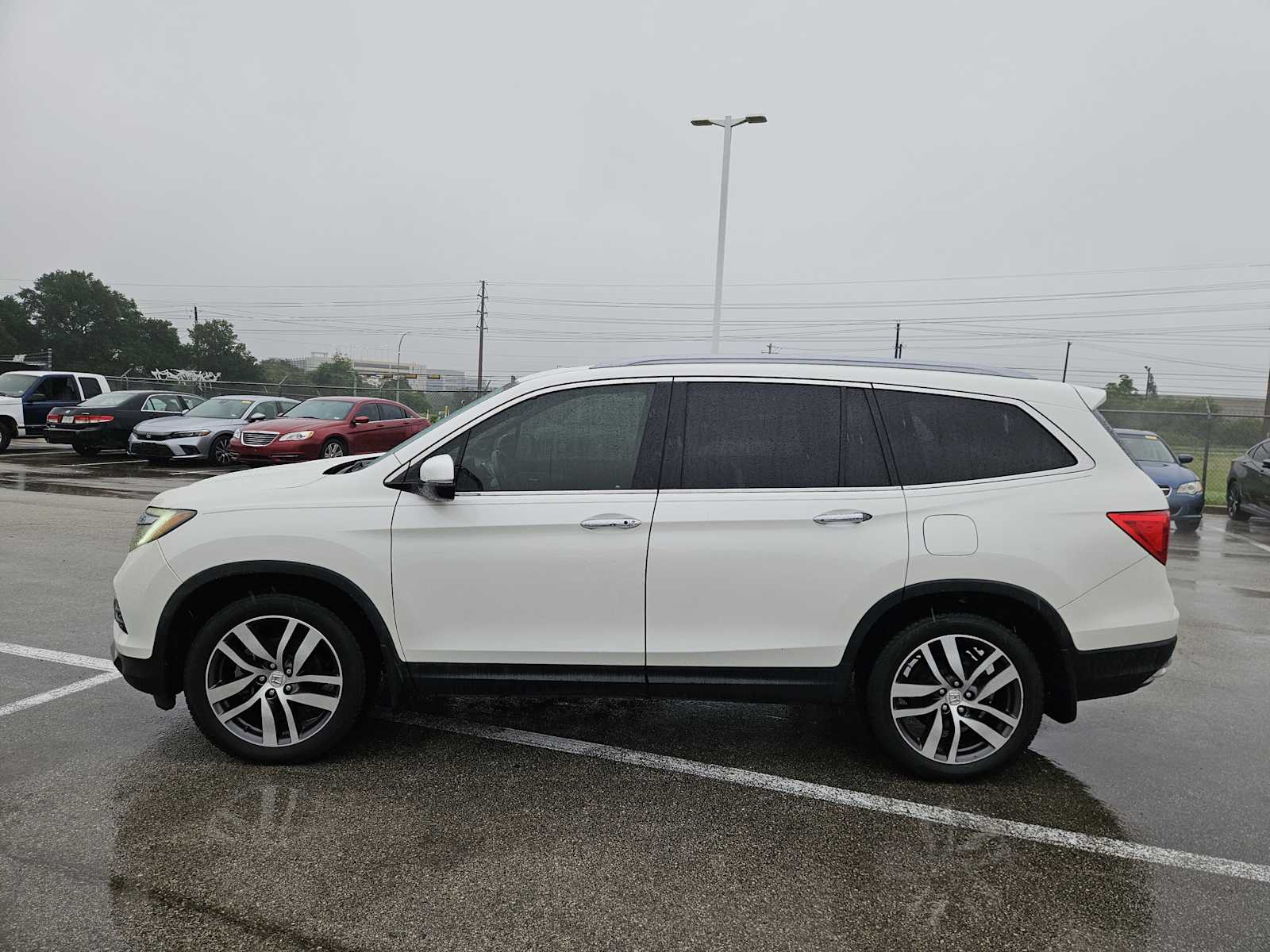 Thumbnail: 2017 Honda Pilot - 4