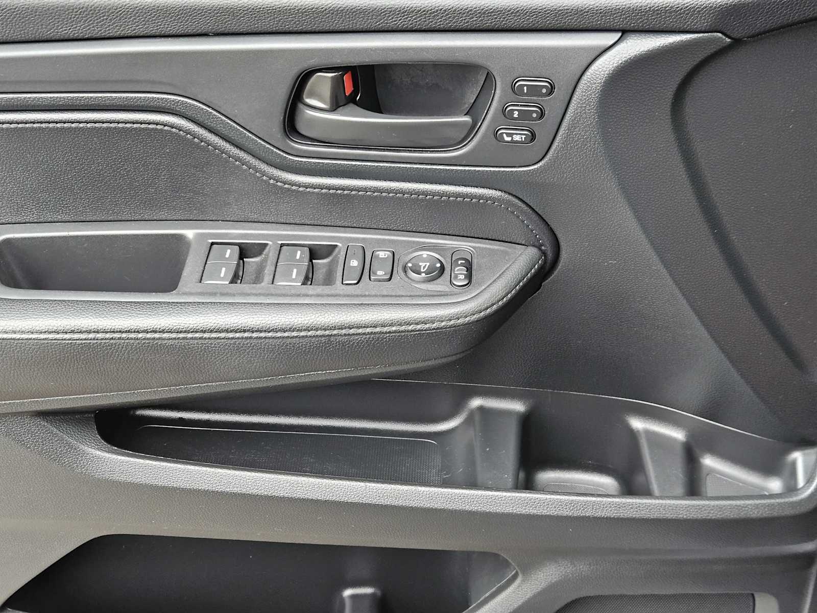 Thumbnail: 2023 Honda Odyssey - 22