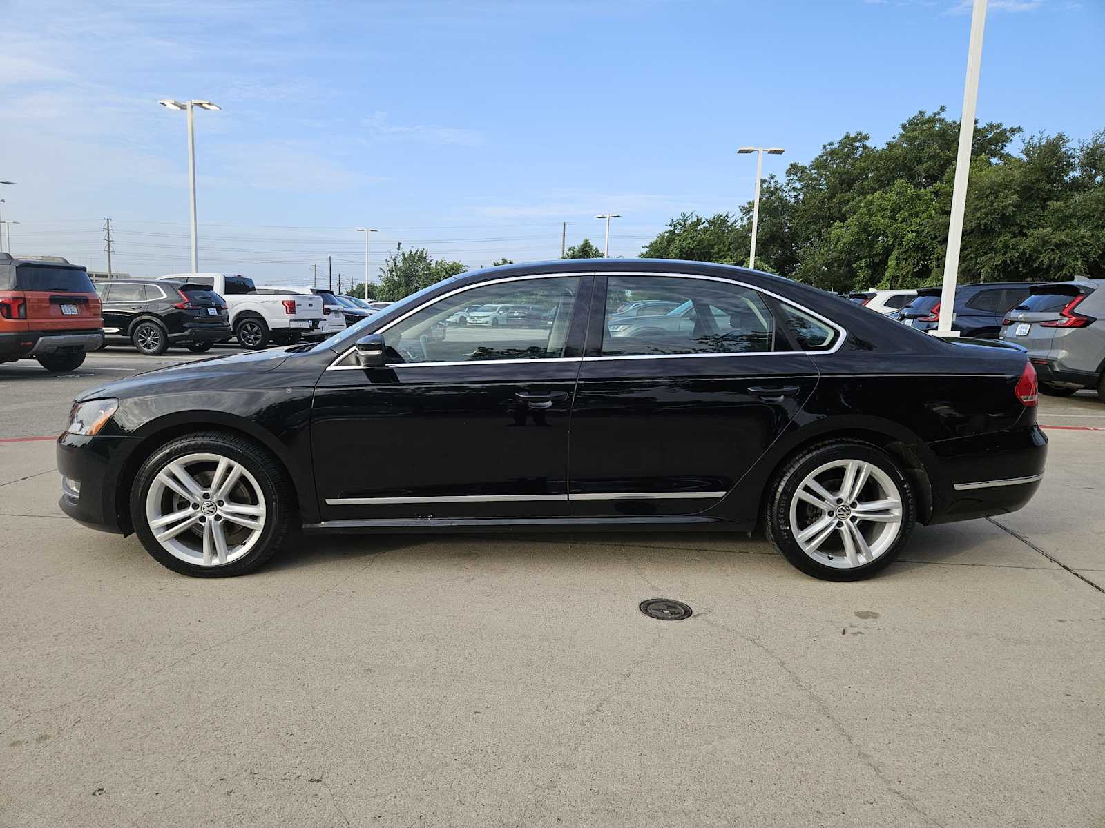Thumbnail: 2014 Volkswagen Passat - 6
