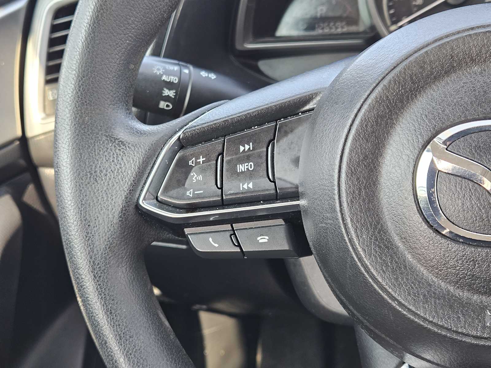 Thumbnail: 2018 Mazda Mazda3 - 27