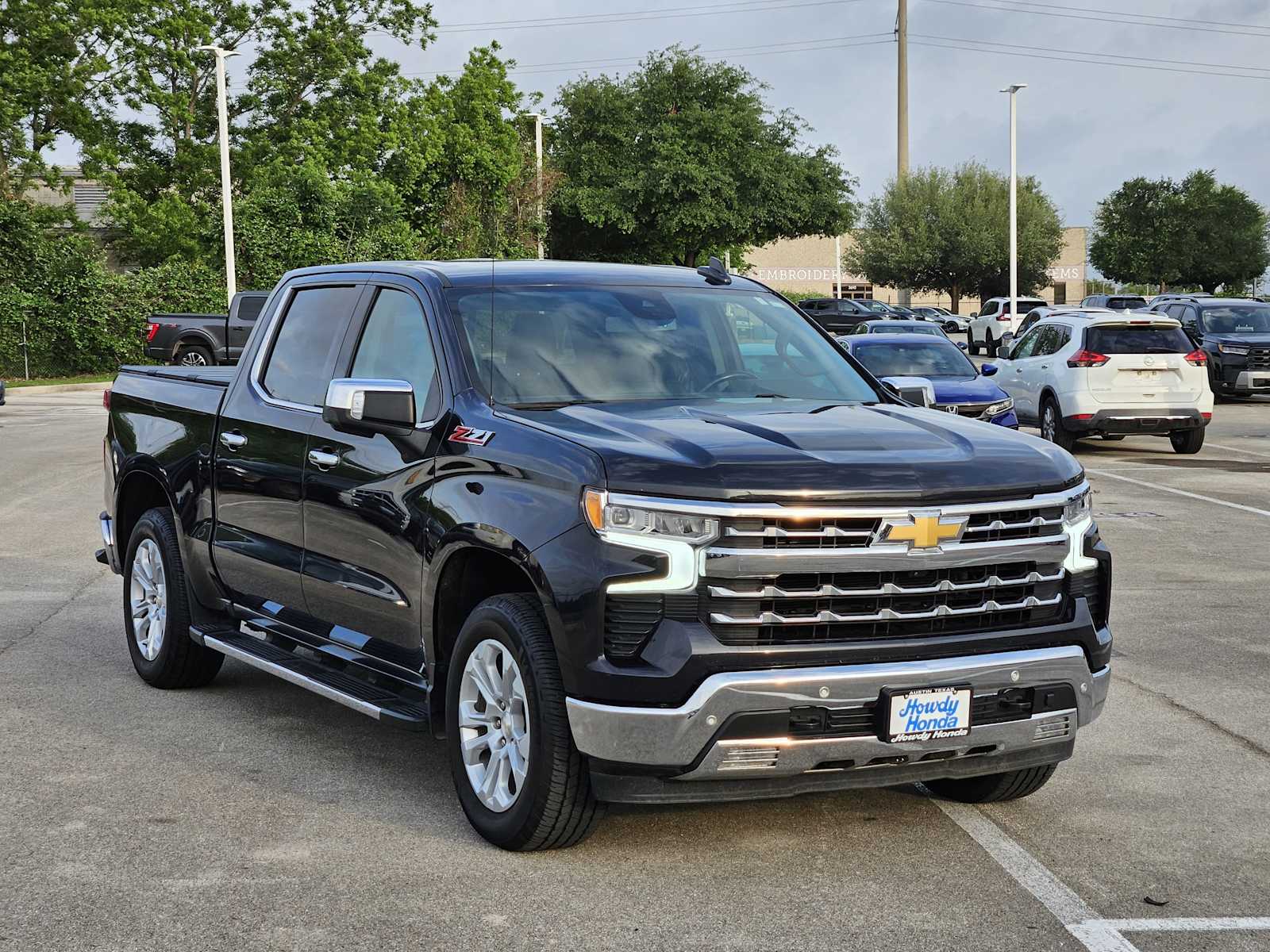 Thumbnail: 2023 Chevrolet Silverado 1500 - 3