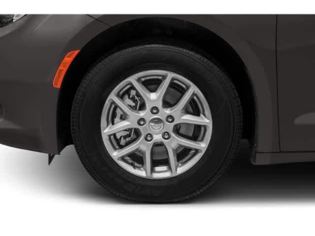 Thumbnail: 2020 Chrysler Pacifica - 14