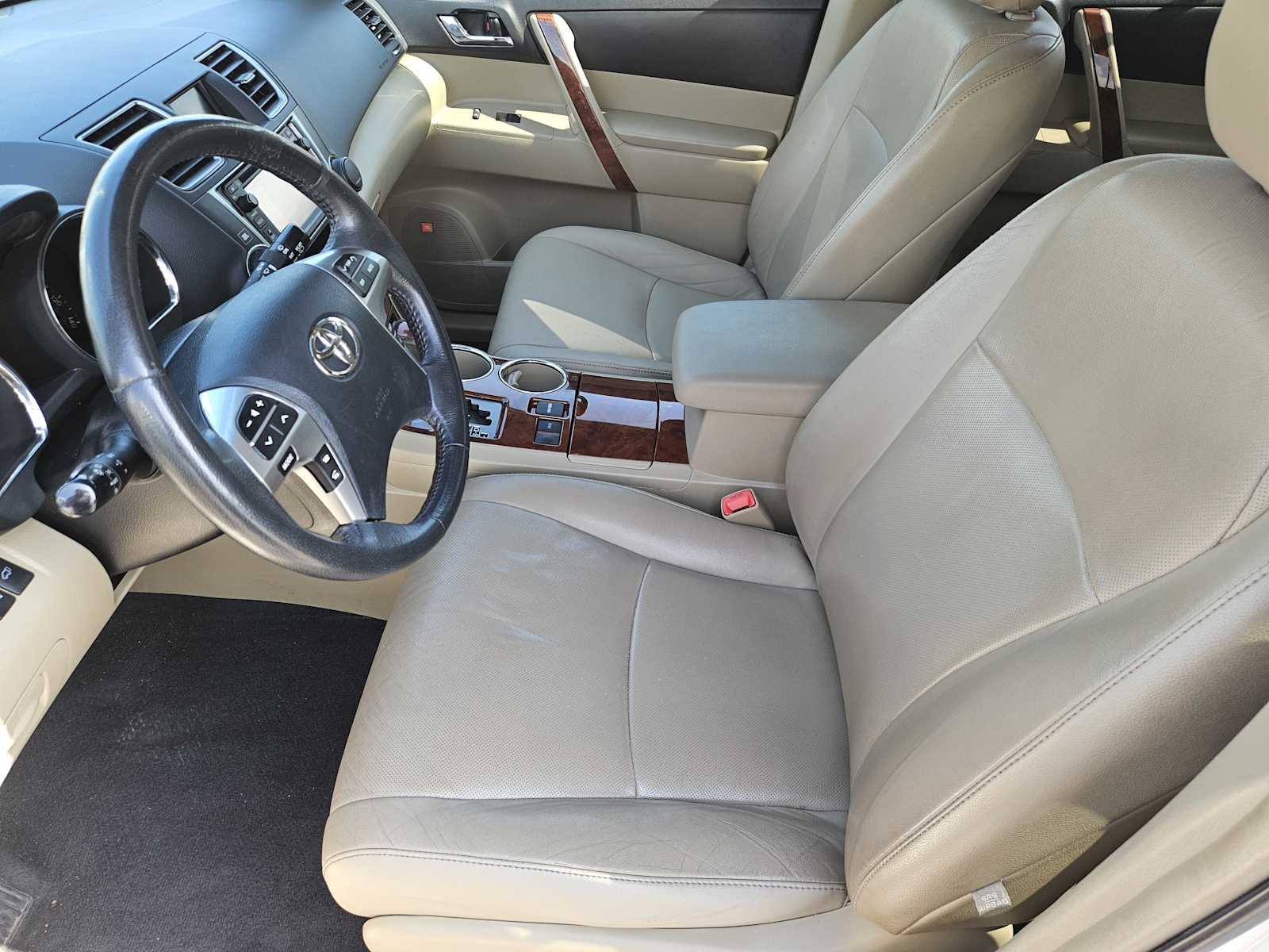Thumbnail: 2013 Toyota Highlander - 12