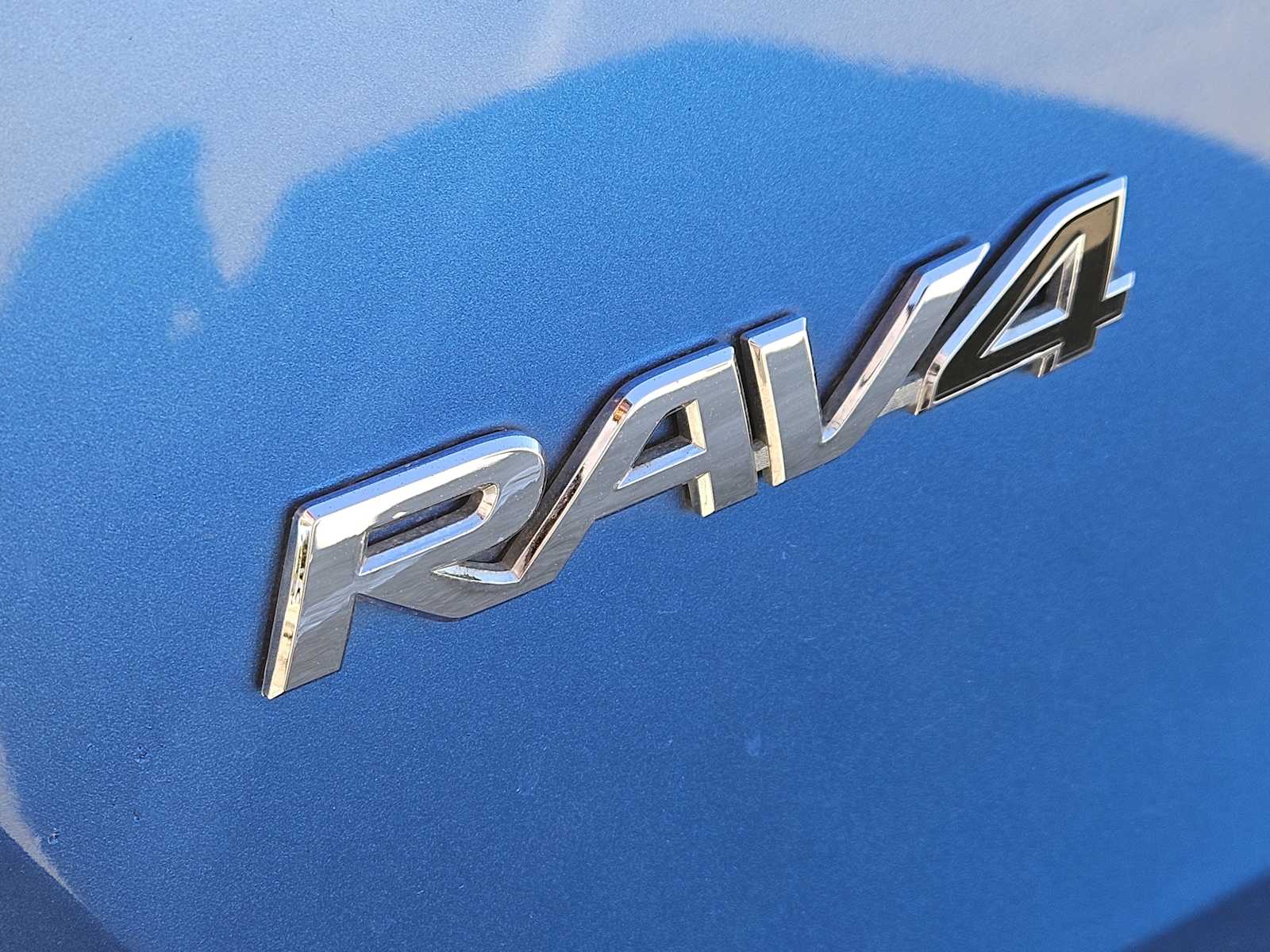 Thumbnail: 2017 Toyota RAV4 - 12