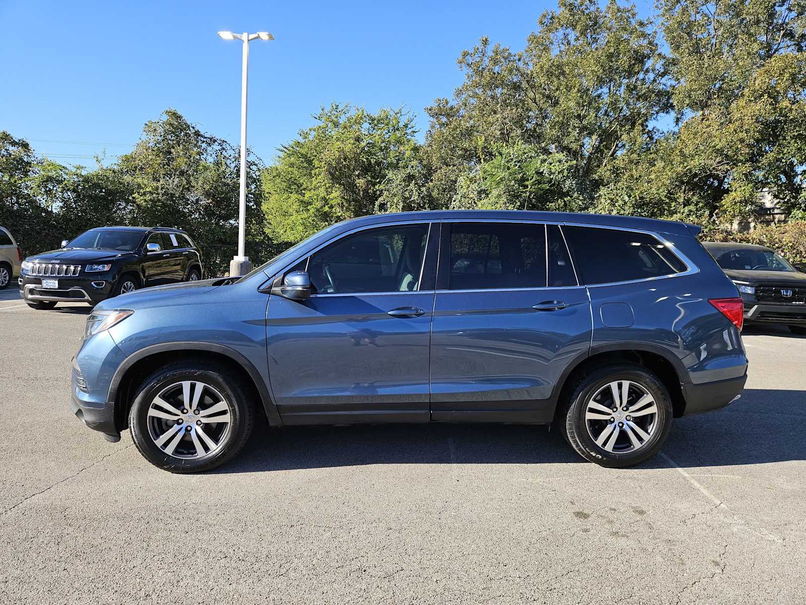 Thumbnail: 2018 Honda Pilot - 4