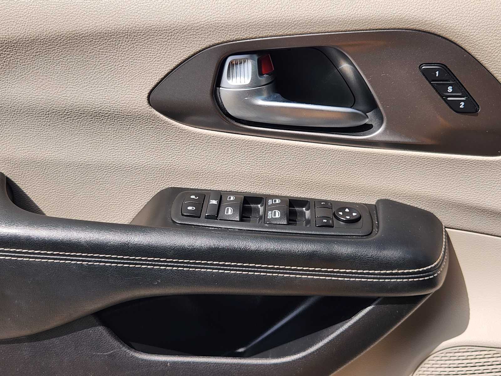 Thumbnail: 2021 Chrysler Pacifica - 21