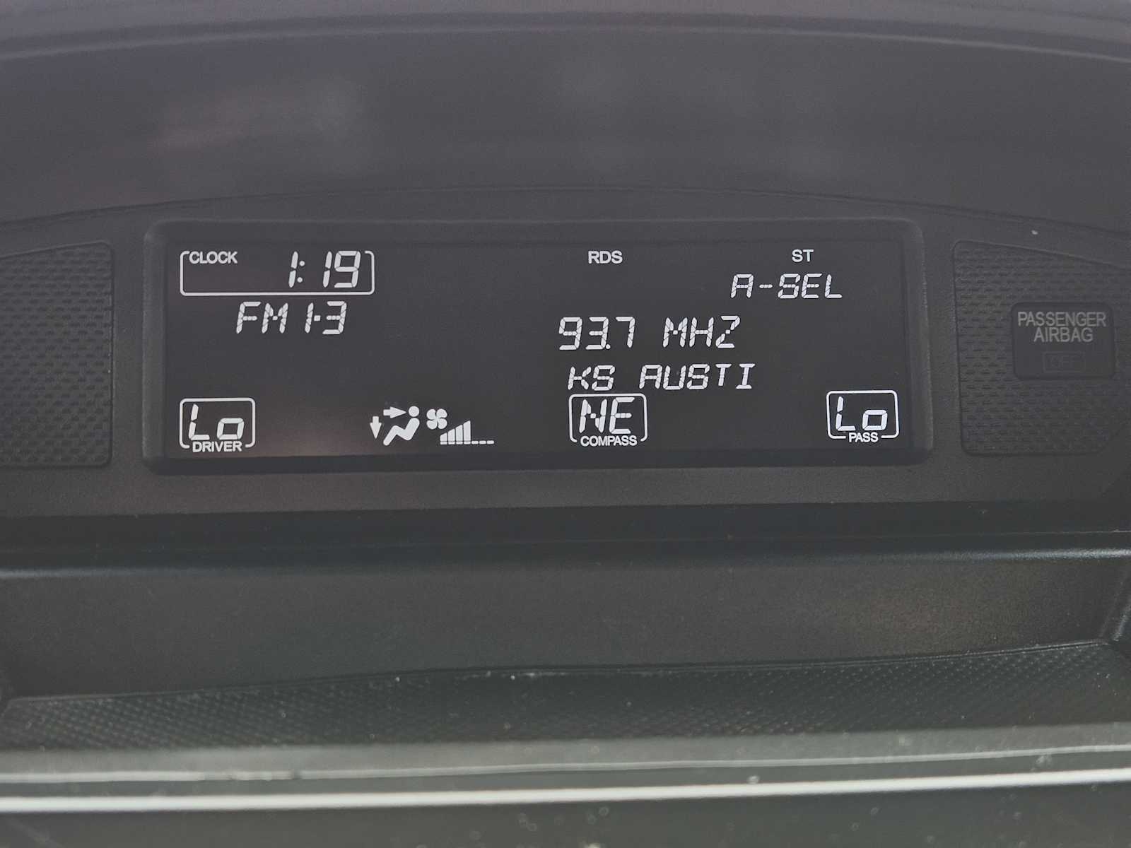 Thumbnail: 2011 Honda Pilot - 17