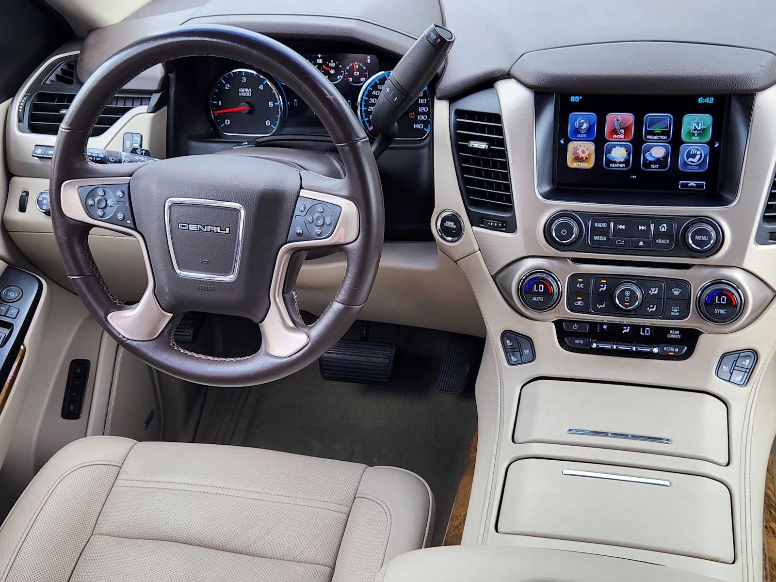 Thumbnail: 2017 GMC Yukon - 25